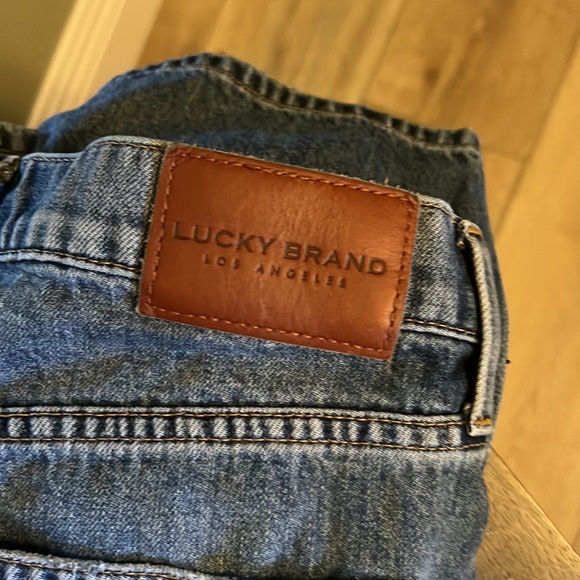 Lucky Brand, distressed jeans, size 2 - Picture 6 of 9